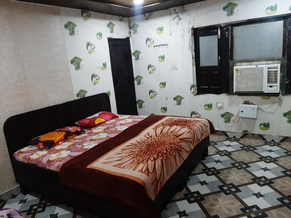Shri Haridas Dham Mathura Ngoại thất bức ảnh
